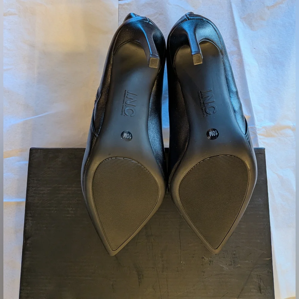 NWT! I.N.C. Women's Black Pointed-Toe Zip Booties Size 10M - Picture 6 of 6